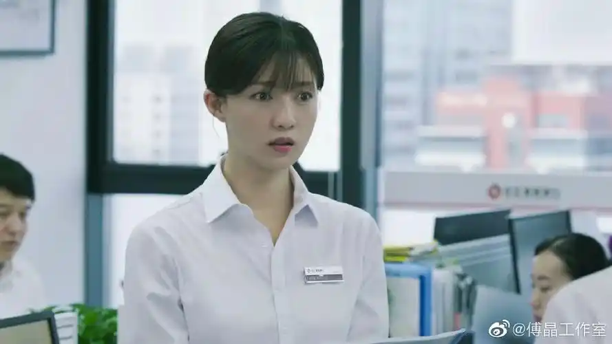 李小晚的扮演者(她43岁"扮嫩"成23岁少女?网友:不用扮,就很嫩…)