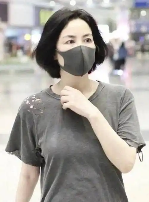 50岁王菲素颜长啥样?