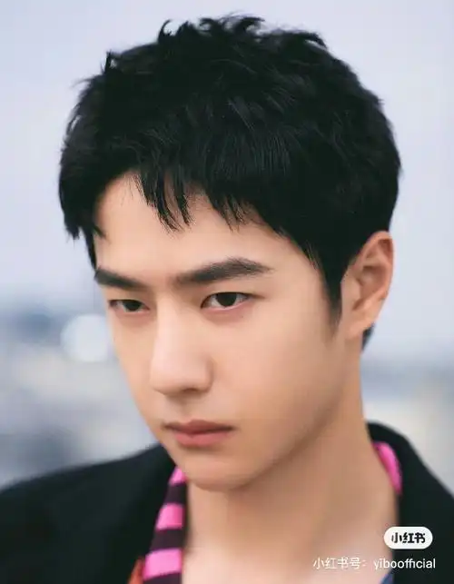 王一博罗意威大秀造型