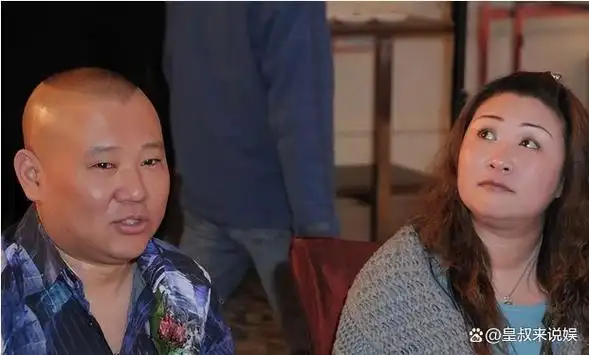 胡中惠在郭德纲低谷时离婚狠心抛弃亲子远走他乡令人心寒