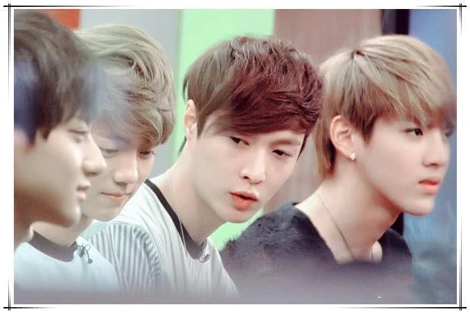 鹿晗吴亦凡黄子韬合体!张艺兴又被cue?韩练不易且行且珍惜!