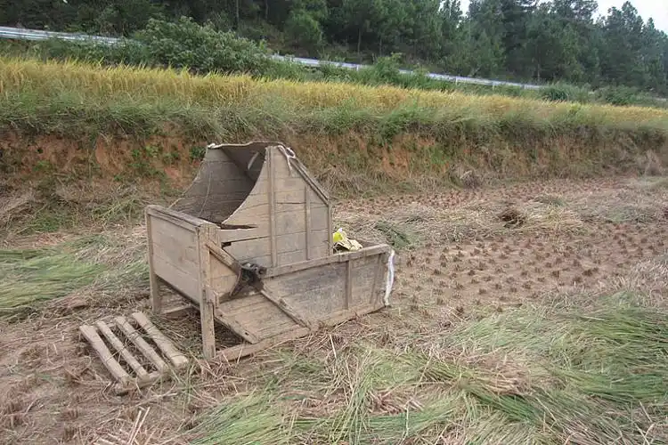 老式打稻机图片_老式打稻机高清图片_全景视觉