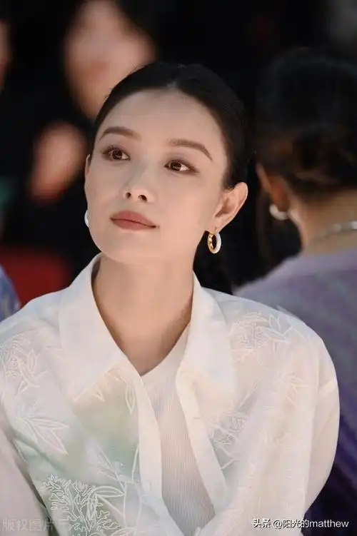 倪妮亮相"播"品牌25周年大秀|静安区|上海展览中心_网易订阅