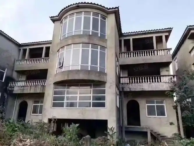 新世纪花园独栋别墅 占地250方 骨架 有大花园 730万,新世纪花园(顺德