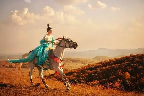 盘点马背上的女神范冰冰