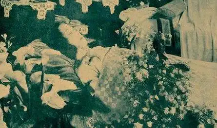 史上最牛的女人,死后20多万人为其送葬,甚至有少女追随而去