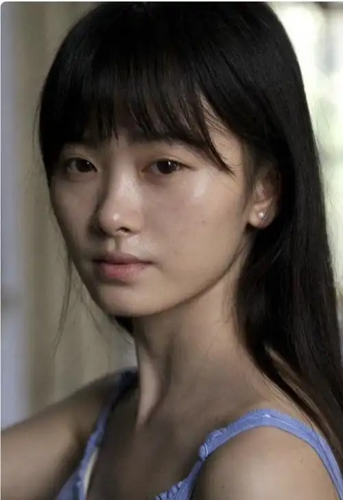 被称为"四千年美女"的鞠婧祎出道前的模样令人意外!