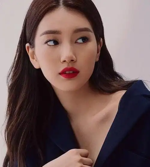 秀智新发色冷艳复古新剧挑战动作戏又帅又美