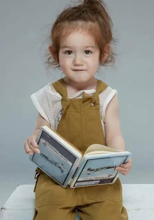 jackson周嘉诚长大了 爱嘟嘴卖萌的小北鼻