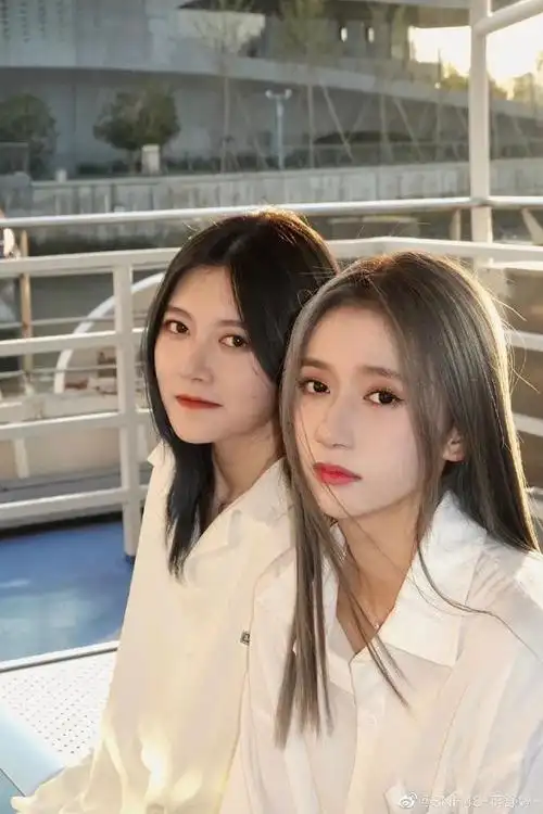 闺蜜写真照2人异域风情(世界上的另一个我)(67)