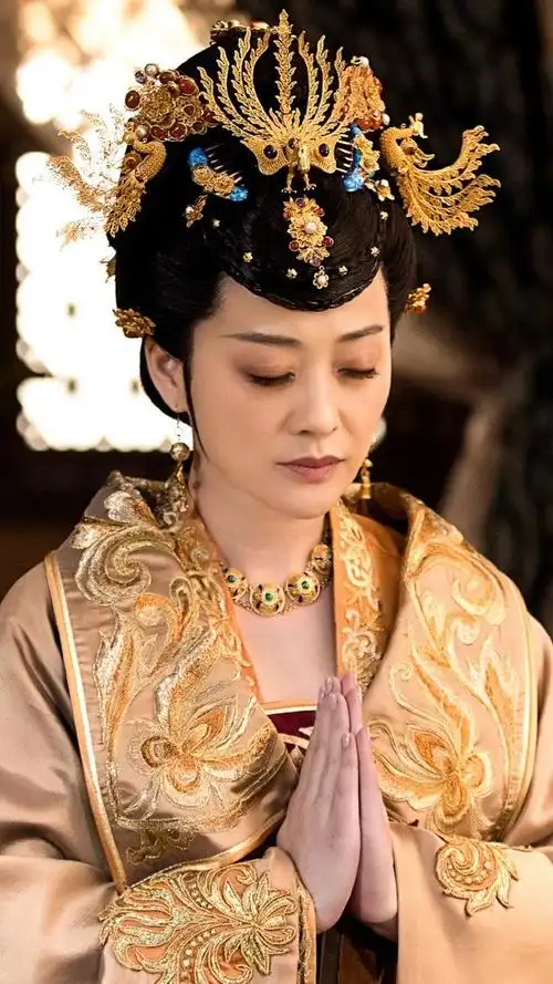 演员梅婷壁纸:一直演都市剧,其实古装也不错哦