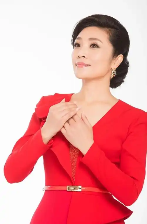 李丹阳是中国著名女高音歌唱家,被誉为"中国女高音之花".