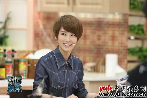 谢楠大左互"捅刀" 柳岩因浓妆胸大频躺枪(5) - 综艺节目 - 中国娱乐网