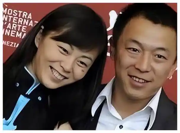 和黄渤如同双胞胎,简直太有夫妻相了_婚姻_小欧_妻子