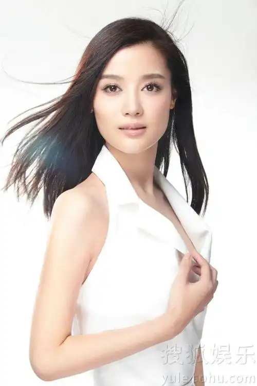 汤嬿,中国内地女演员,1983年8月28日出生于江苏.