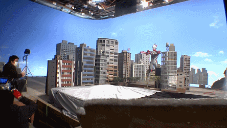 奥特曼:本以为奥特曼很真实,看了拍摄现场,网友:小水池太神奇