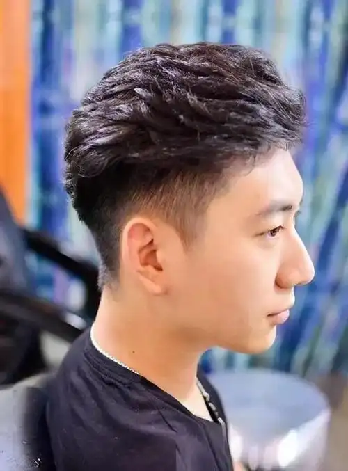 圆脸男生适合的发型 这几款真的是帅爆了!