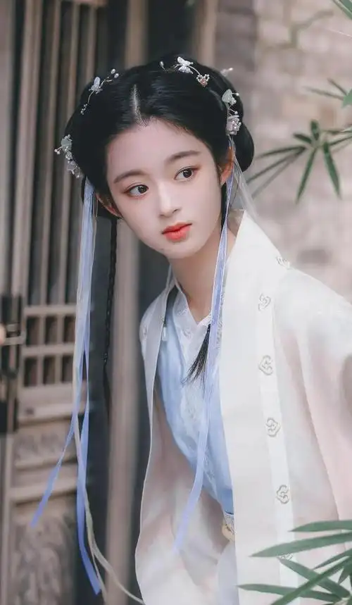 杨幂旗下的最美小童星演戏有灵气承包了各路女主的少女时代