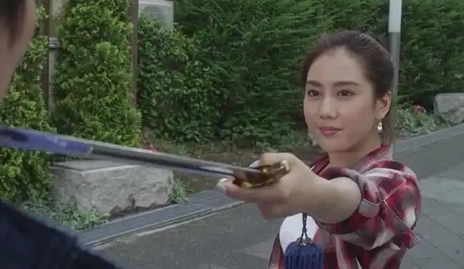 她是奥特曼里面最美的丽娜都比不上如今才22岁