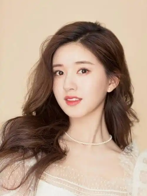 发量惊人的赵露思,近照露出稀疏发顶,浓密秀发被疑非真实_当代娱乐网