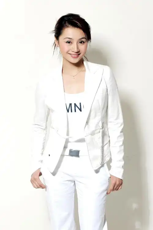 漂亮女艺人曹颖贴图专区华声论坛