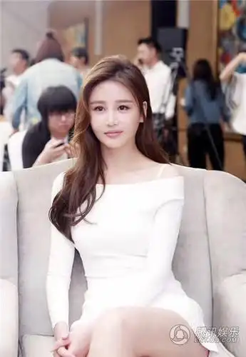 《职场是个技术活》将播 邱璐璠扮丑形象大颠覆