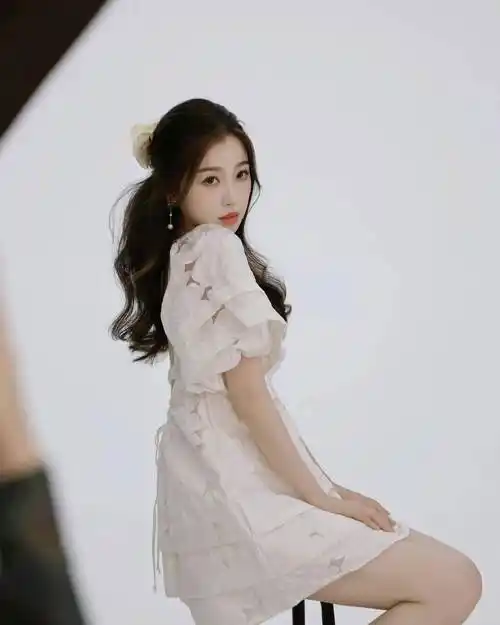 女星虞书欣时尚合集:清新明丽,公主仙女