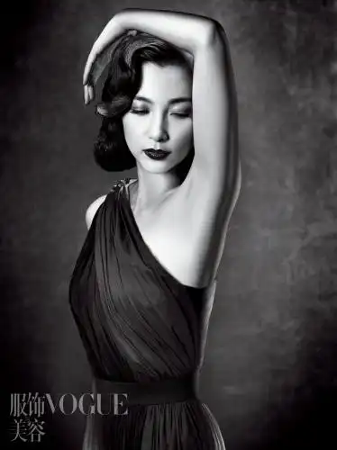 李冰冰化身名伶 雍容装扮气质干练[组图]