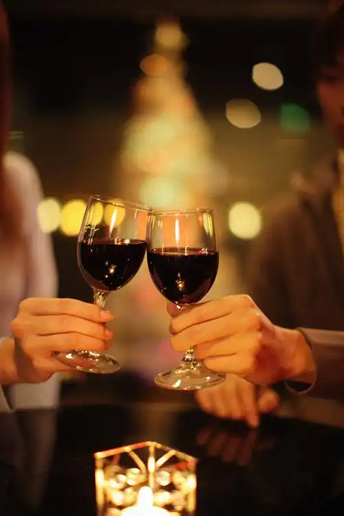 用红酒敬酒图片下载