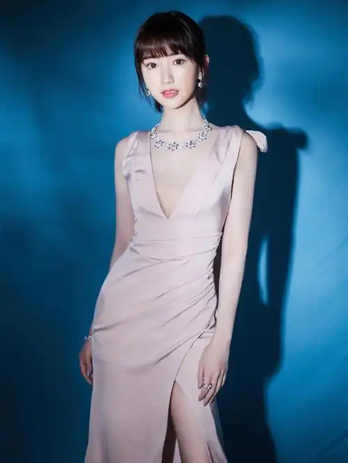 毛晓彤最美图片毛晓彤身材照