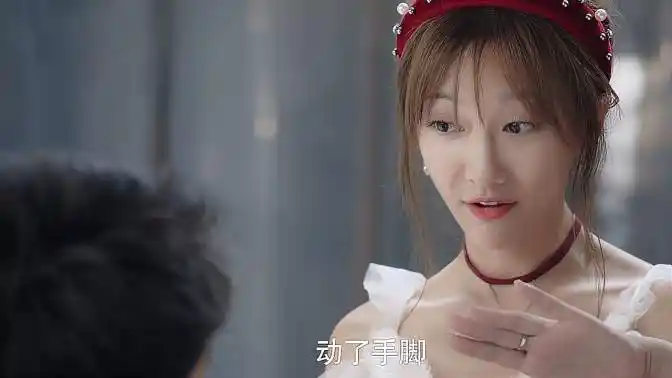 他在逆光中告白:历总心思缜密,在阮念初钻戒中安装定位系统-影视综