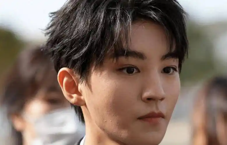 白鹿浮肿马思纯老气,张柏芝状态无敌_赵今麦_因为_颜色