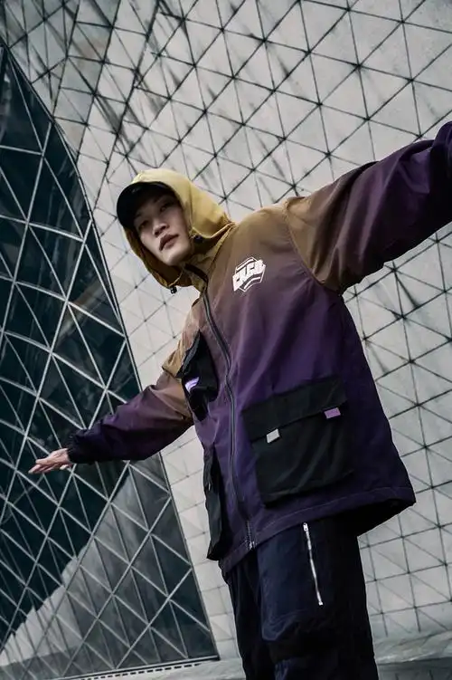 2019男装潮牌街头欧美嘻哈连帽风衣夹克秋装时尚渐变运动外套批发