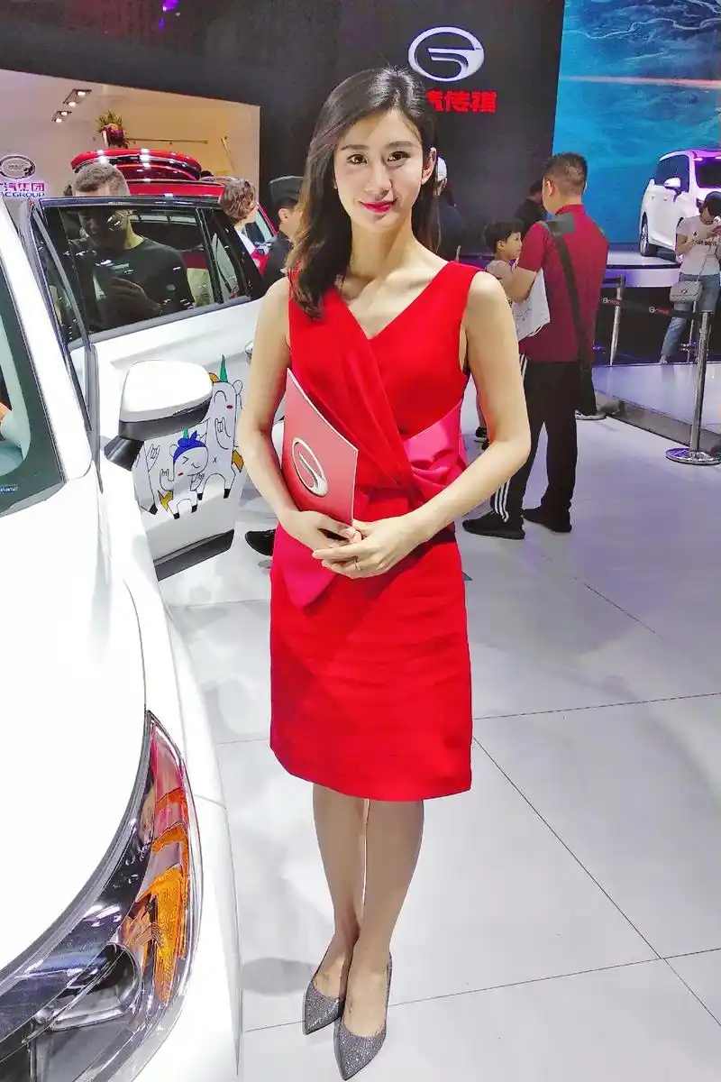 2018北京国际车展.受国内政策影响,高层认为车模伤风败俗, - 抖音