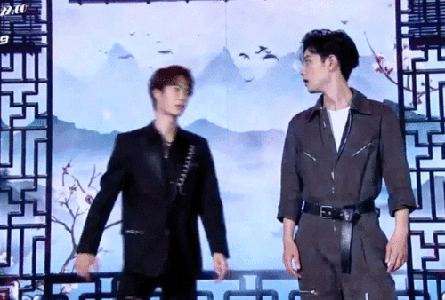 明星玩过火王一博打肖战换做黄子韬就尴尬了