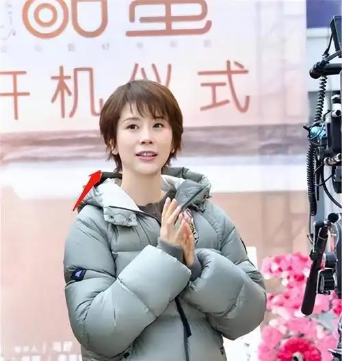 通过海清素颜现身的经历,我们看到了一个真实,坦诚的明星形象,也深刻