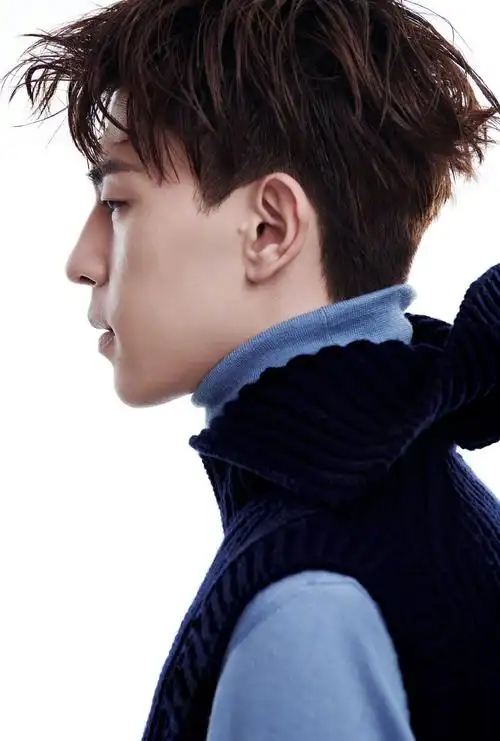 邓伦冬日时尚大片写真图片