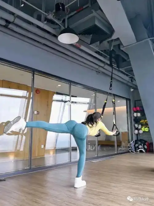 能全面的塑造完美身材还有可能会影响健康女孩子太瘦不仅穿衣不好看