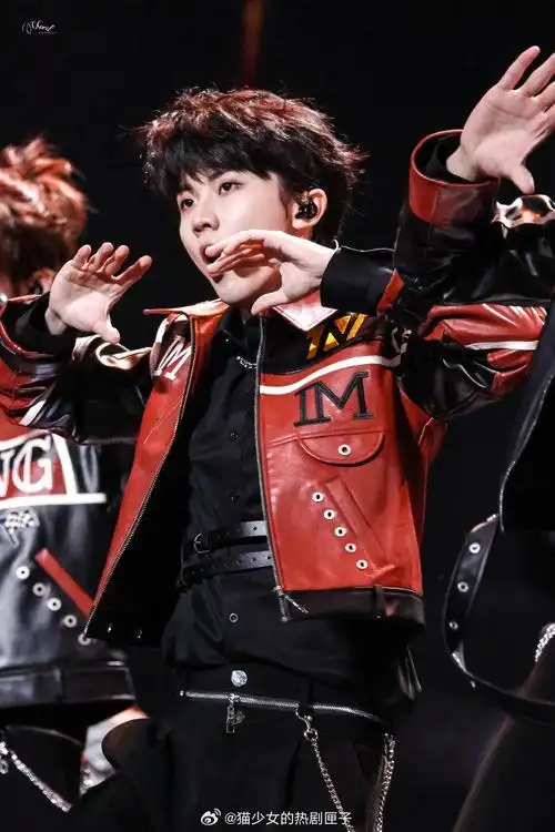 好久不见的挑染造型!好期待马嘉祺的solo舞台《狼》 ​​​