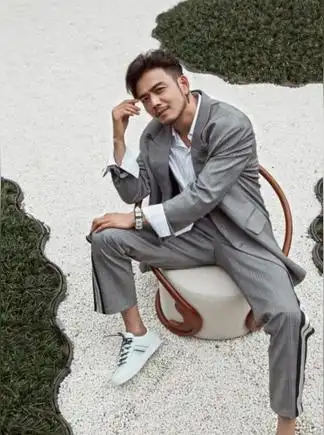 杨烁(中国内地影视男演员)_尚可名片