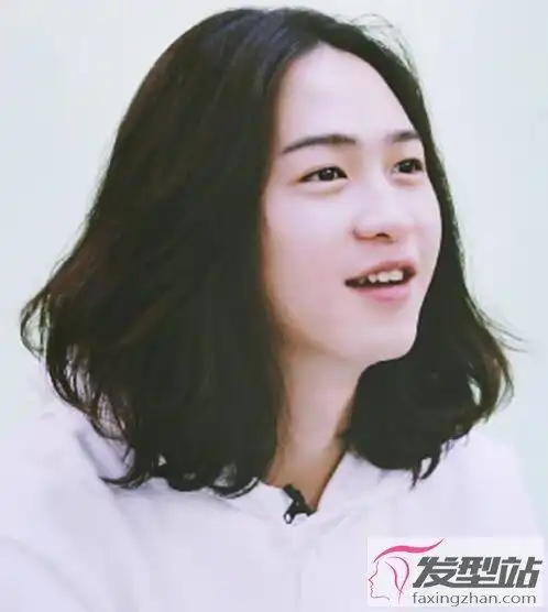 男生齐肩发怎么留 时尚有个性展现绅士范_发型站_最新流行发型设计