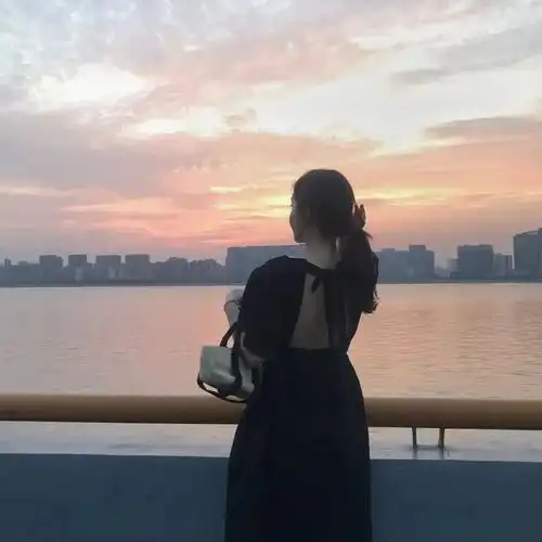 美女背影头像真实自然