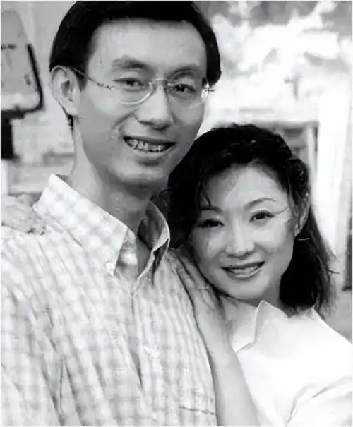 张译与钱琳琳恩爱16载无子女也欢乐幸福婚姻诠释真爱