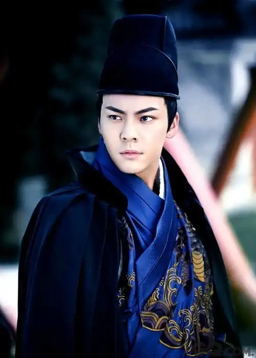 陈伟霆:"万年新人王"终于"老树开花"