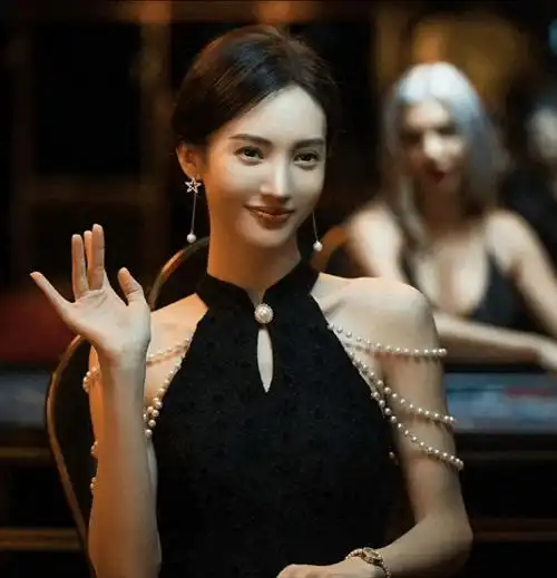 后来,金晨开始在影视圈混得风生水起,拍了好几部电影和电视剧.