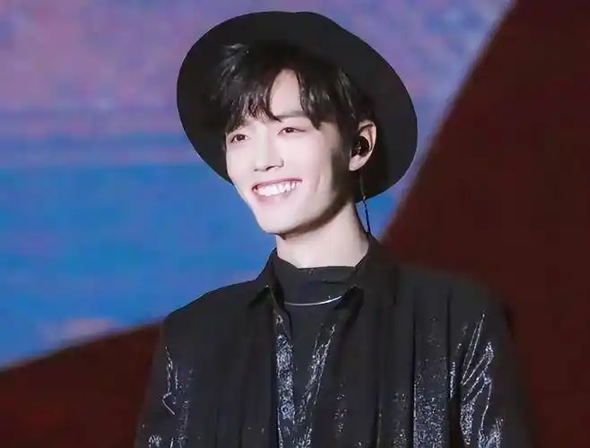 封神的笑容——肖战在某个节目见面会上一笑,直接冲上了当时的热搜