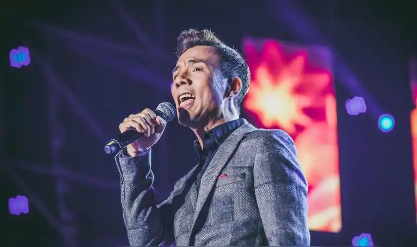 李国祥(香港男歌手)_尚可名片