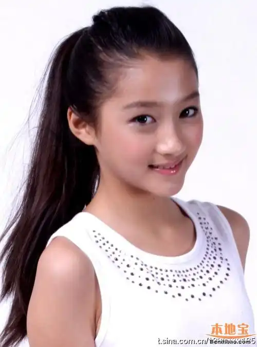 关晓彤被扒家底 关晓彤爸爸妈妈家庭背景介绍【组图】