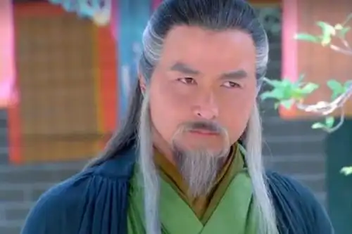 不按常理出牌的东邪黄药师黄药师人称东邪,是黄蓉的爹,总是神出鬼没