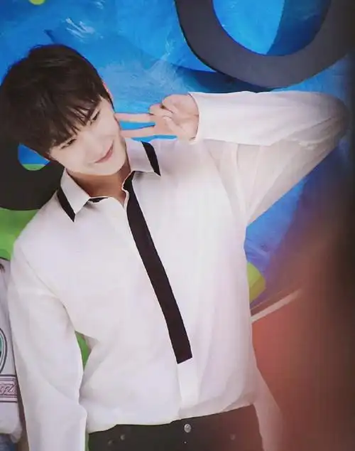 杨洋歪头好可爱